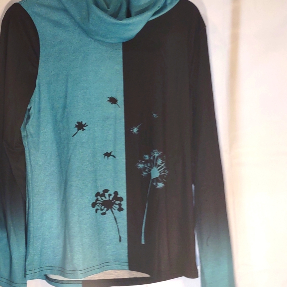 NEW, TENDENCY TOP WITH SPLIT COLORS AND COWL NECK